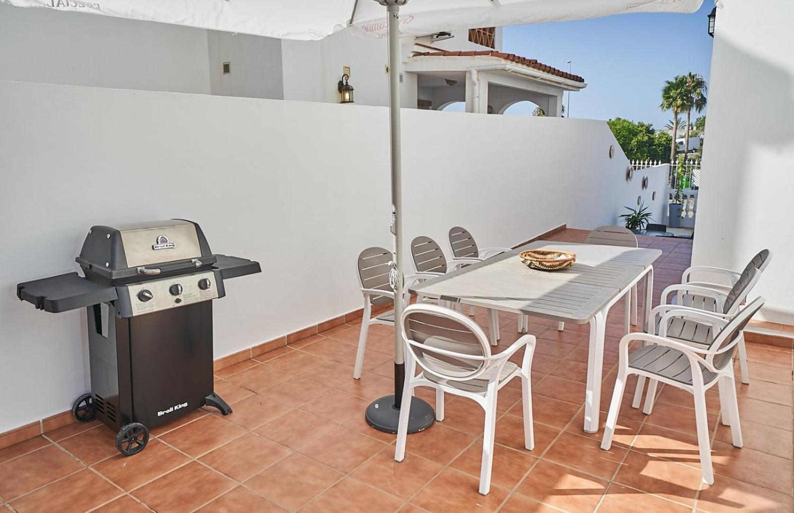 Villa Pura - Private Jacuzzi & Heated Pool ネルハ エクステリア 写真
