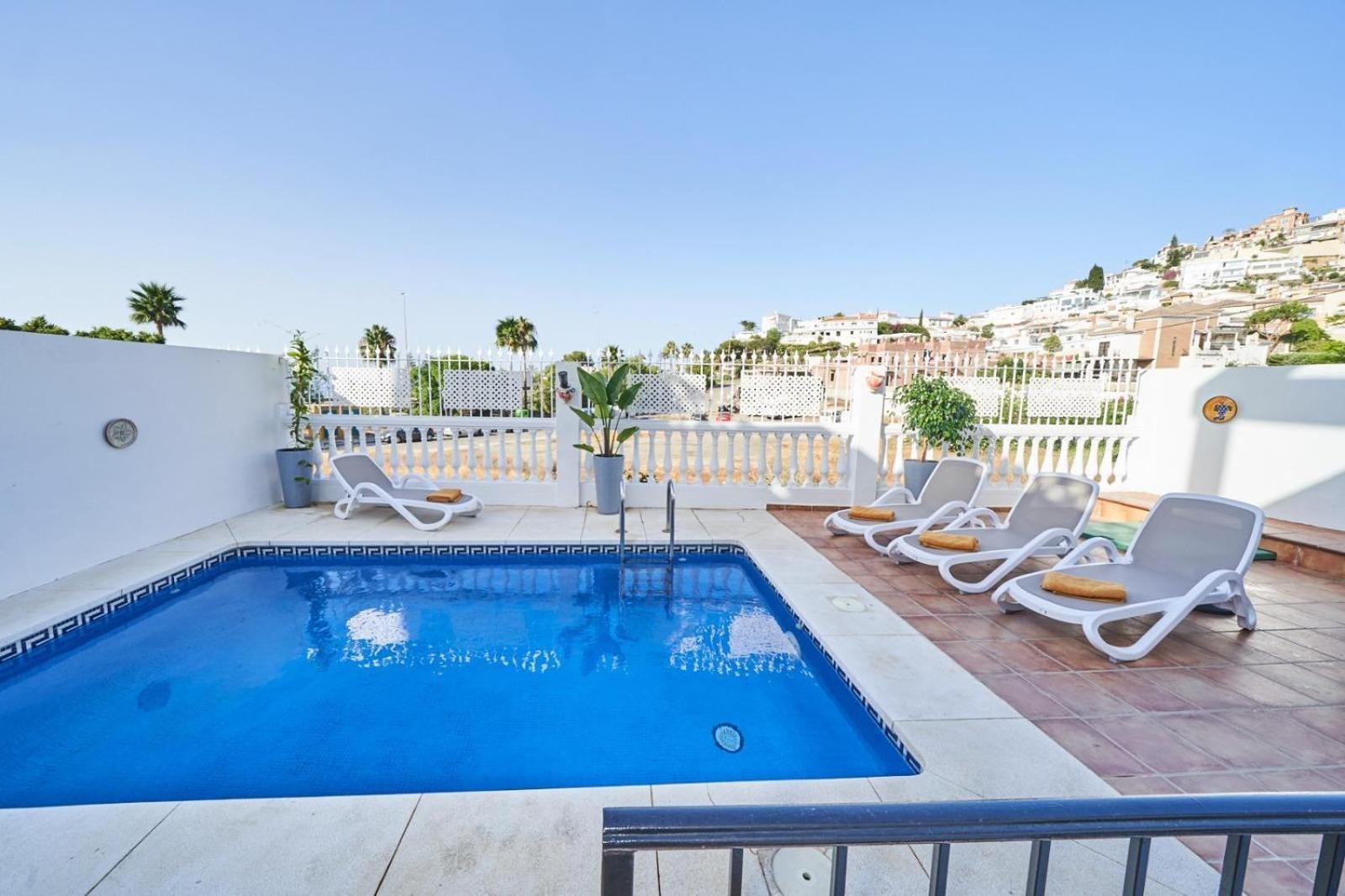 Villa Pura - Private Jacuzzi & Heated Pool ネルハ エクステリア 写真