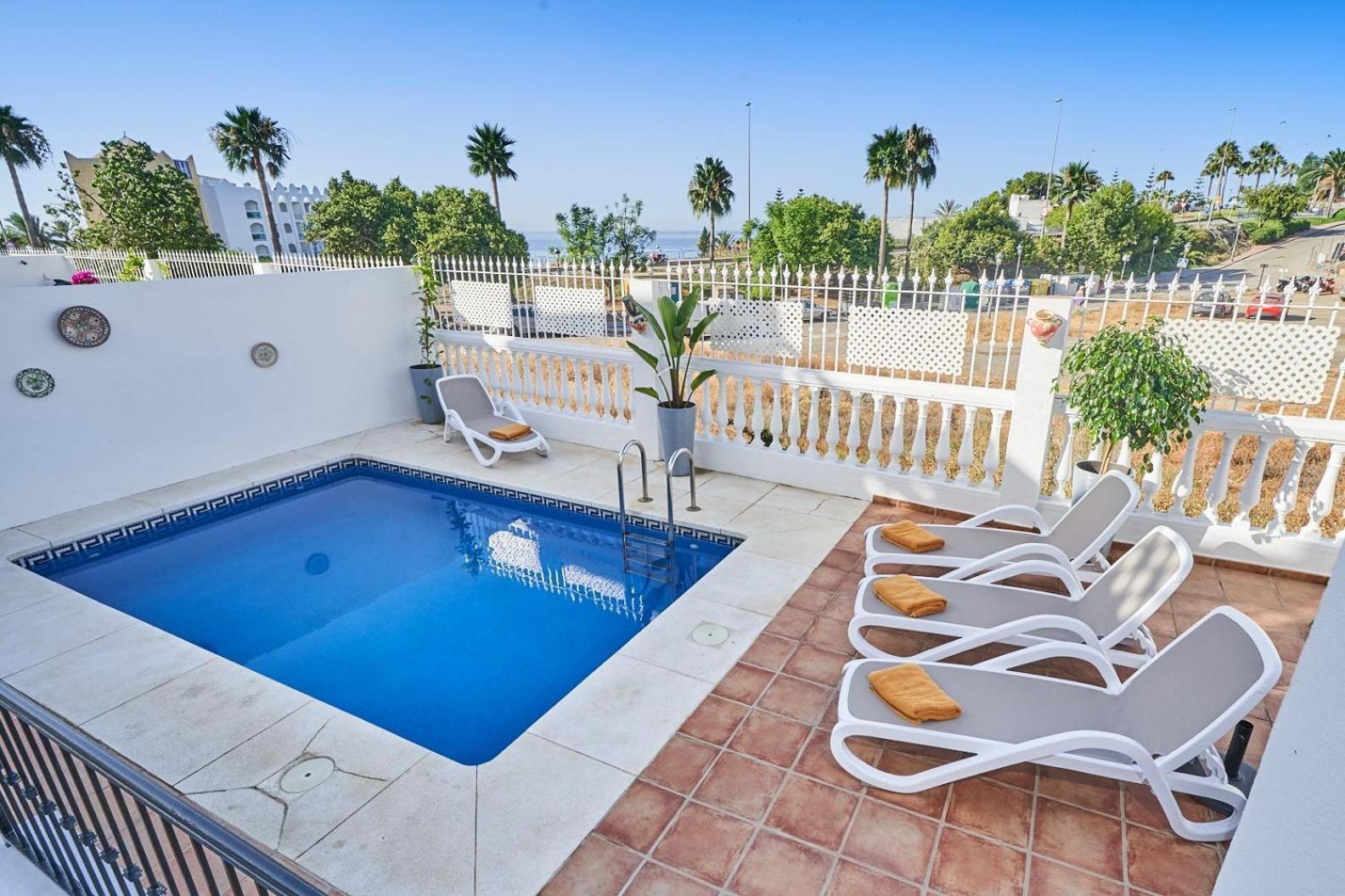 Villa Pura - Private Jacuzzi & Heated Pool ネルハ エクステリア 写真