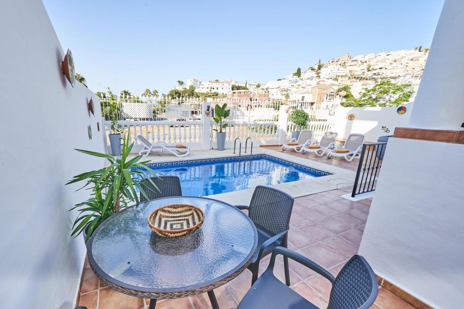 Villa Pura - Private Jacuzzi & Heated Pool ネルハ エクステリア 写真
