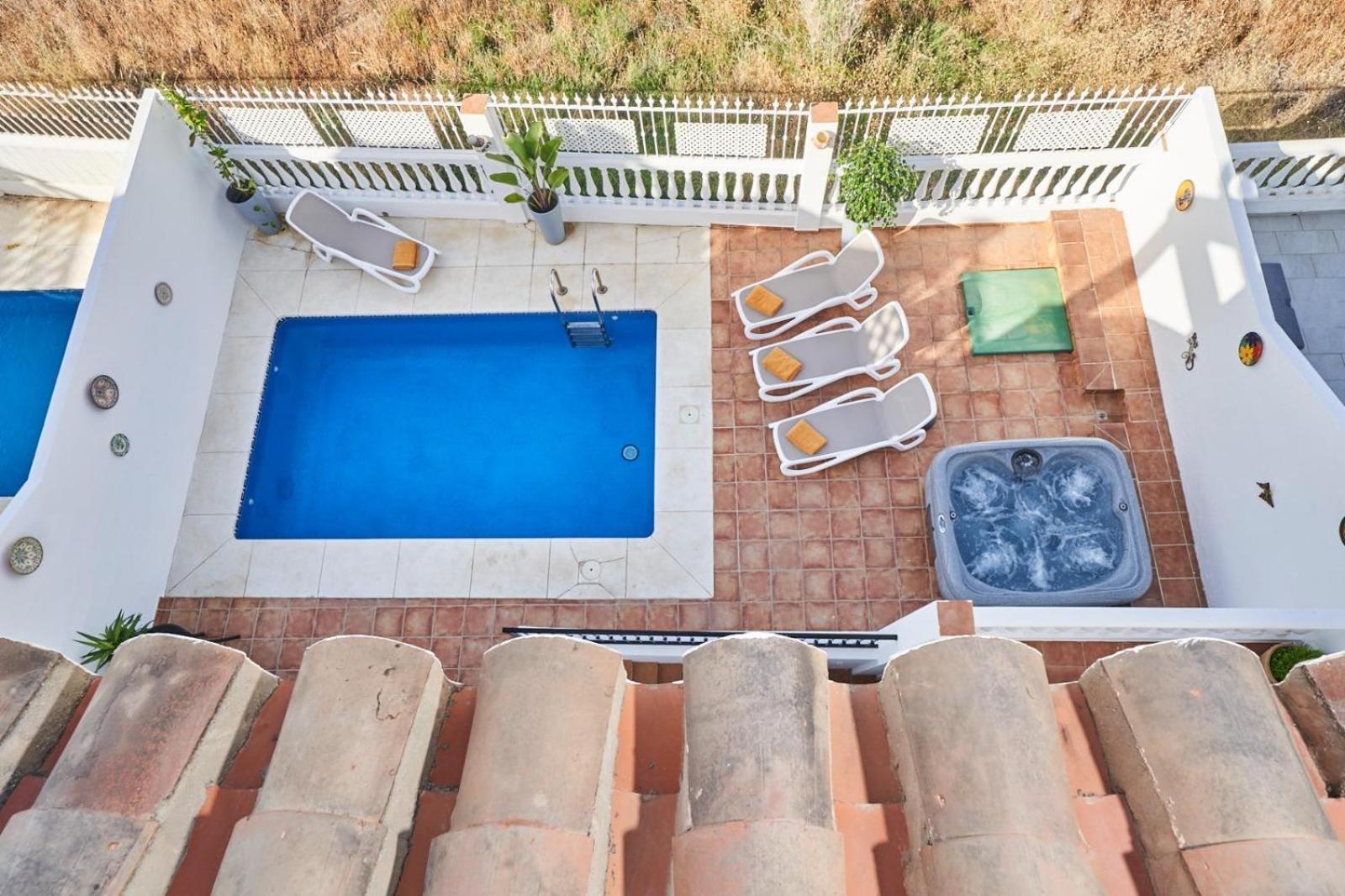 Villa Pura - Private Jacuzzi & Heated Pool ネルハ エクステリア 写真