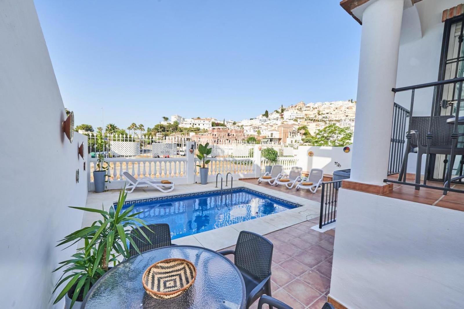 Villa Pura - Private Jacuzzi & Heated Pool ネルハ エクステリア 写真