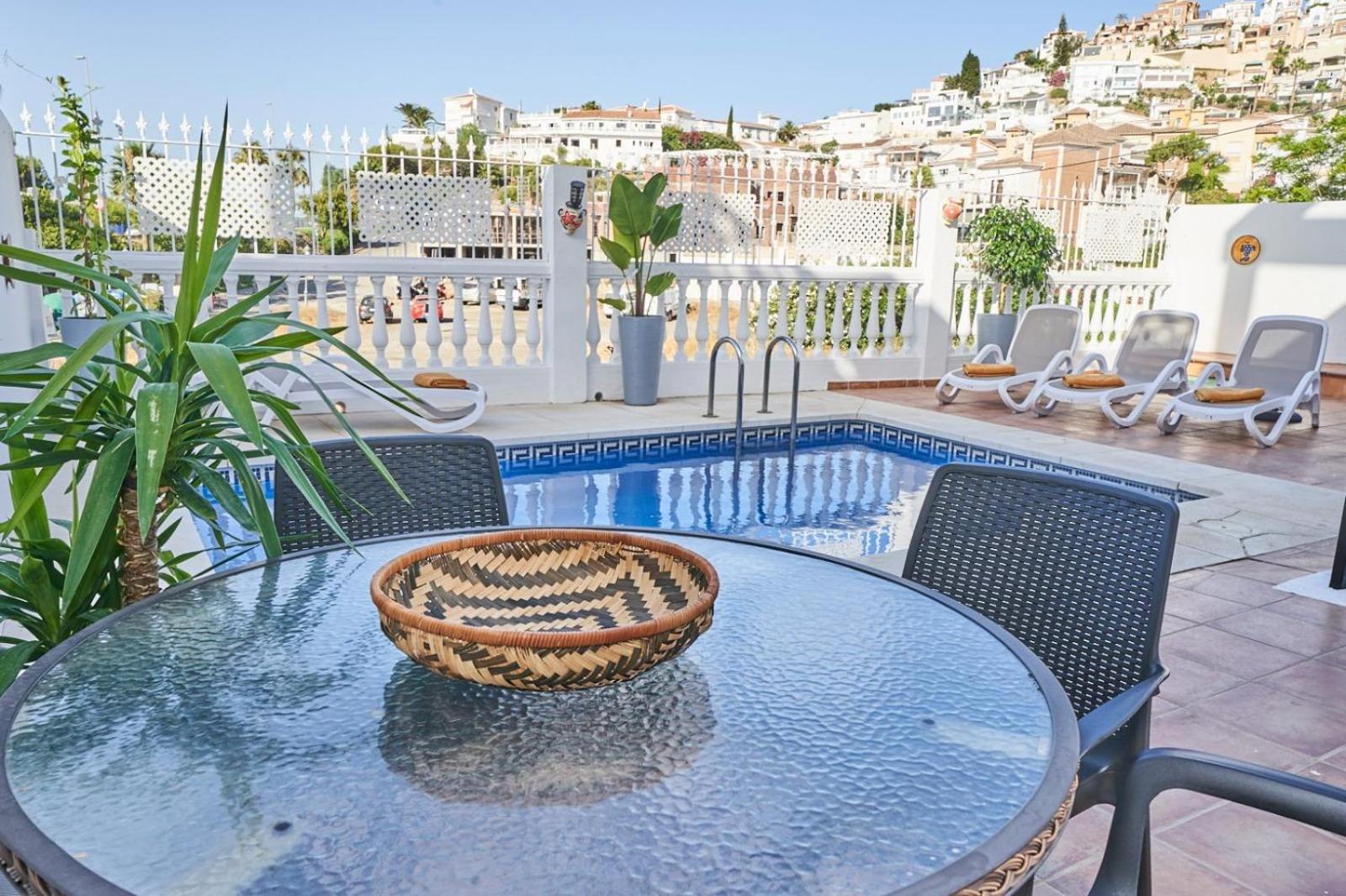 Villa Pura - Private Jacuzzi & Heated Pool ネルハ エクステリア 写真