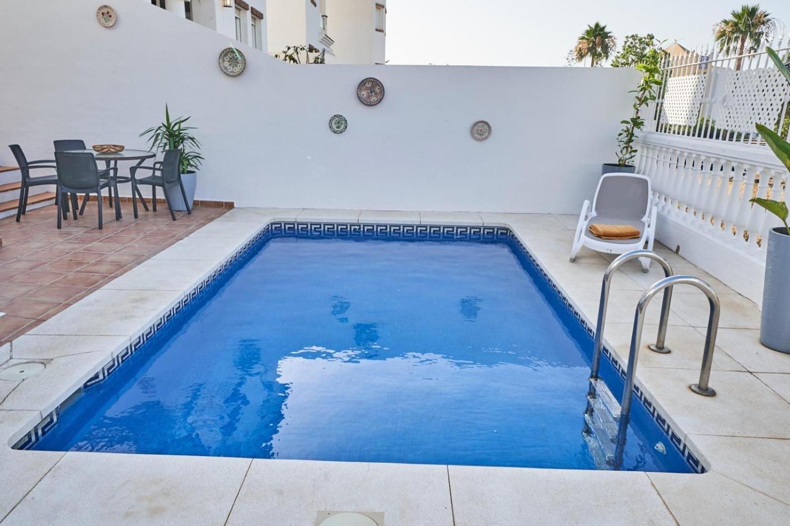 Villa Pura - Private Jacuzzi & Heated Pool ネルハ エクステリア 写真